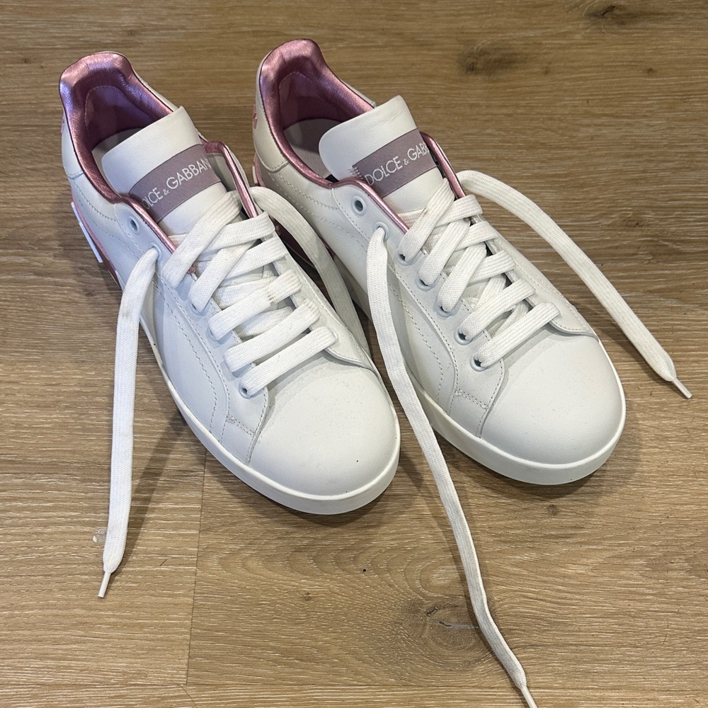 Dolce & Gabbana Women's Sneakers in White and Pink